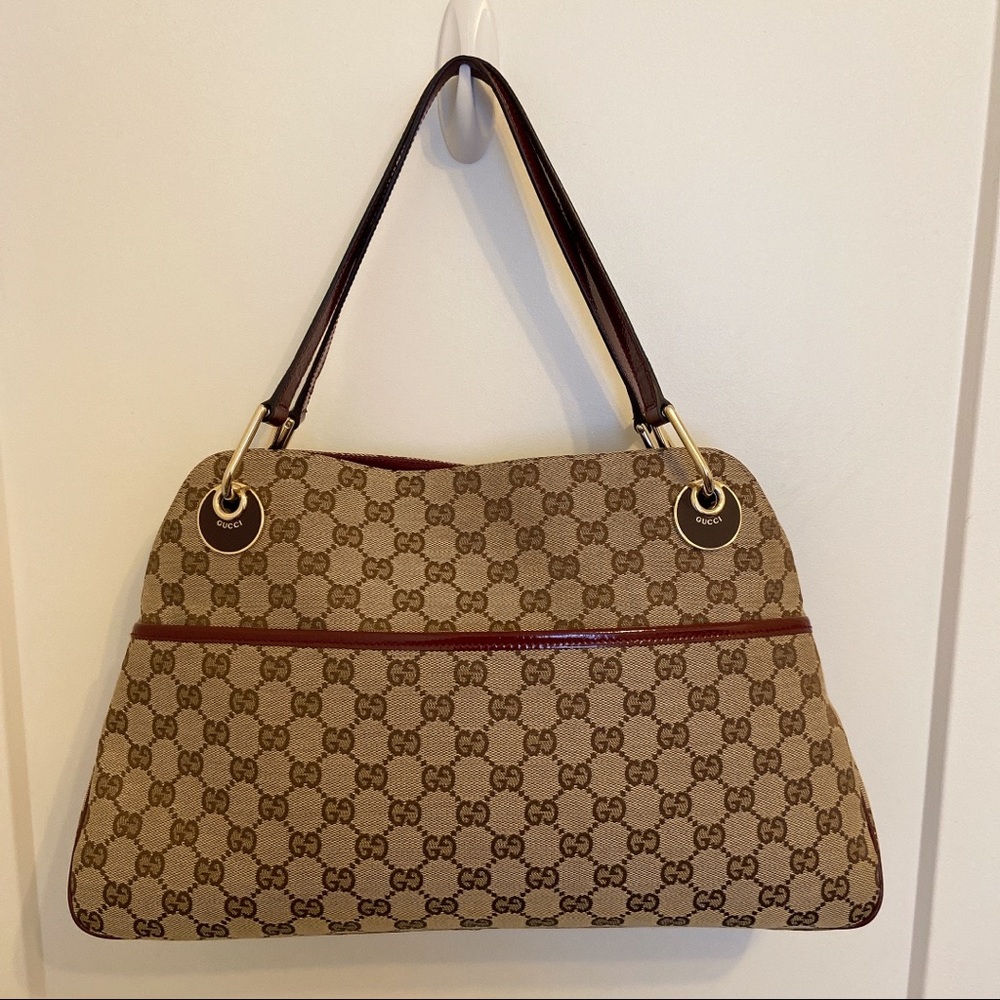 GUCCI logo red shoulder bag vintage bag 100% authentic